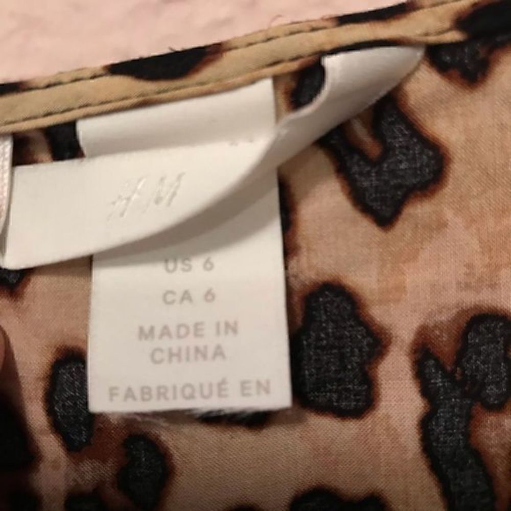 *30of3* H&M Leopard Wrap Around Top. Excellent Condition. - Picture 9 of 10